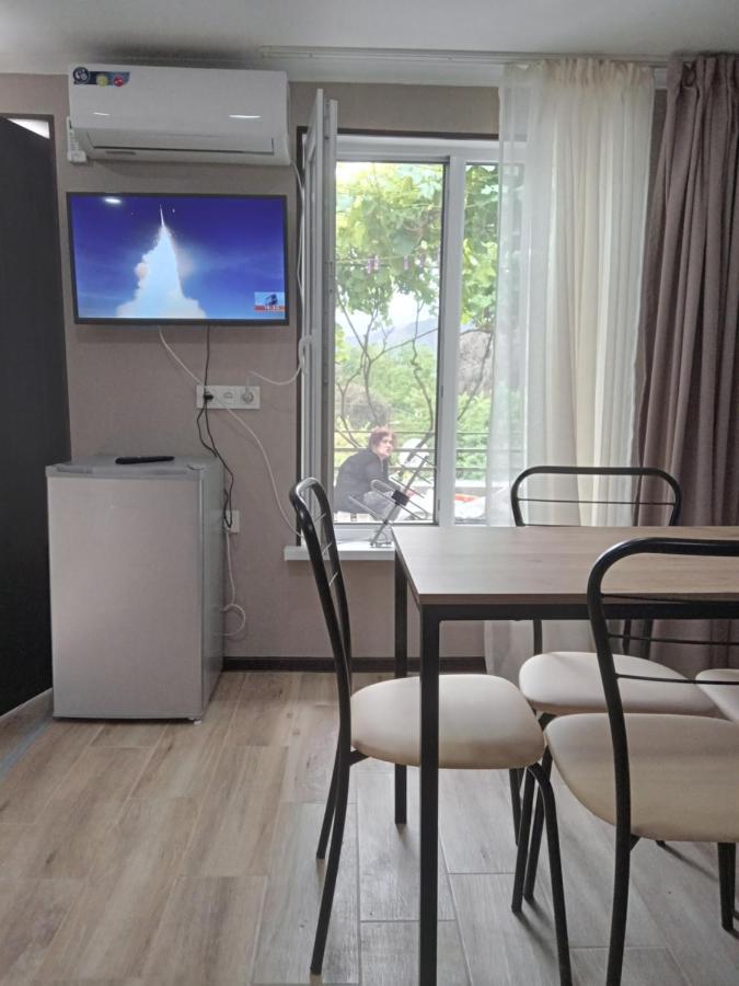 Veranda M Tbilisi Buitenkant foto